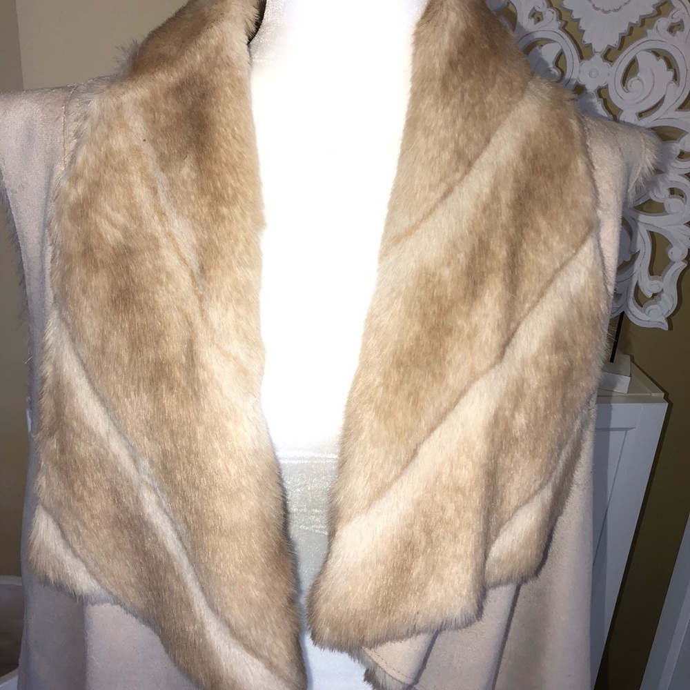 BEBE FUR VEST - Picture 2 of 5